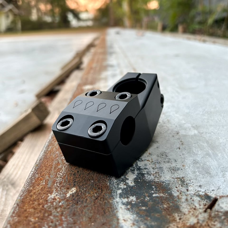 0 Magnolia Wraith Top Load Stem