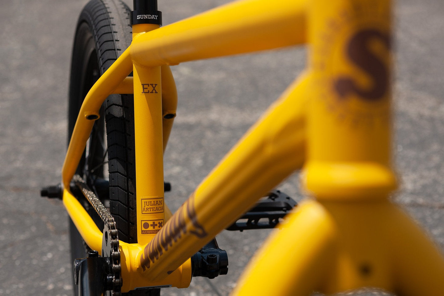 Sunday EX ‑ Julian Arteaga Signature Matte Mustard with 21" tt